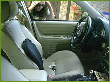 Neighborhood Locksmith Services West Bridgewater, MA 508-657-3237 - 20-keys-locked-in-car